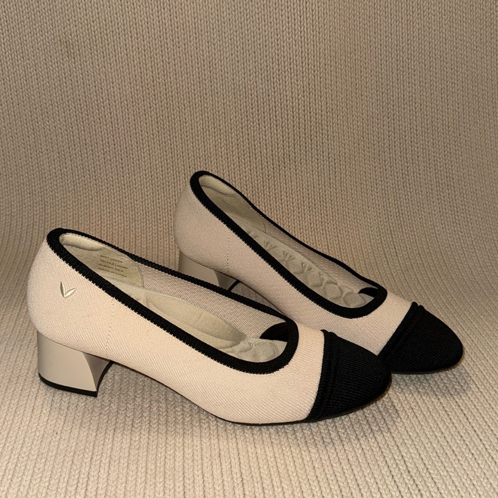 Vivaia Knit Beige And Black Kitten Block Herls